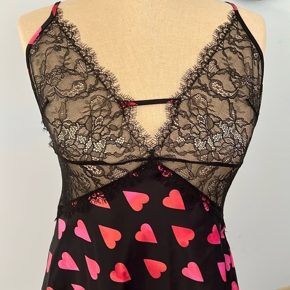 Victoria’s Secret Chemises Black Lace Trim Pink Hearts size M - Picture 2 of 7